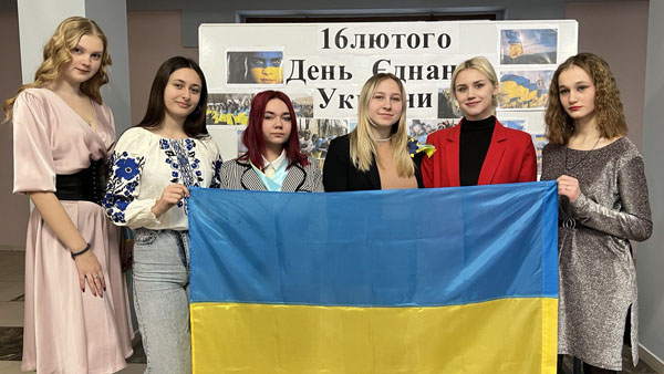 В КВПУШПМ відбулася урочиста лінійка з нагоди Дня Єднання