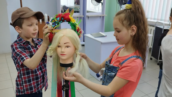 Веселі, активні, творчі школярі ЗЗСО № 149 завітали до КПКМТС, познайомились з професіями