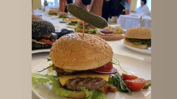 Відбувся профорієнтаційний конкурс "Кулінарний калейдоскоп" за темою: "БУРГЕР БАТЛ"