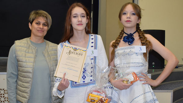 Напередодні Дня української хустки у нашому закладі відбувся ХХ профорієнтаційний конкурс «Ситцева рапсодія»
