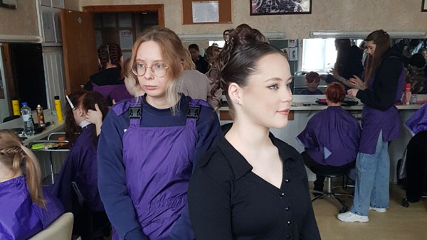 Студенти КПКМТС за професією Перукар (перукар-модельєр) І та ІІІ курсів склали іспит на присвоєння кваліфікацій перукар та перукар 1 класу