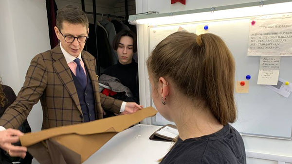 Студенти спеціальності Технології легкої промисловості КПКМТС з гостьовою екскурсією відвідали ТОВ «Індпошив»