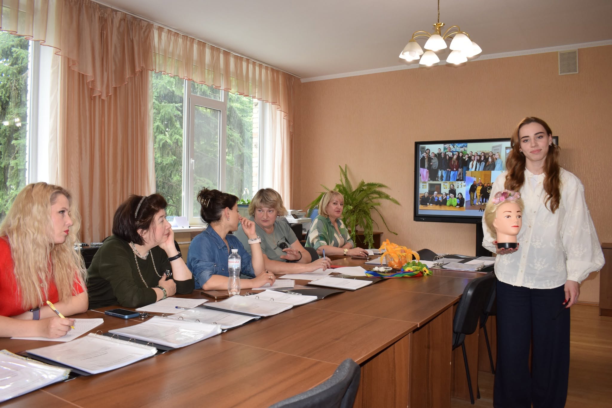 В КПКМТС відбулася державна кваліфікаційна атестація здобувачів освіти груп №302, 303 з професії «Перукар (перукар-модельєр)»